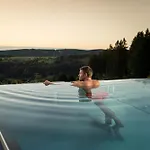 Ξενοδοχείο Schwarzwald Wellnesshotel Saigerhoeh I Golf & Wandern Ueber Dem Titisee 4*