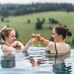 Ξενοδοχείο Schwarzwald Wellnesshotel Saigerhoeh I Golf & Wandern Ueber Dem Titisee 4*