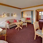 Schwarzwald Wellnesshotel Saigerhoeh I Golf & Wandern Ueber Dem Titisee
