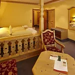 Ξενοδοχείο Schwarzwald Wellnesshotel Saigerhoeh I Golf & Wandern Ueber Dem Titisee 4*