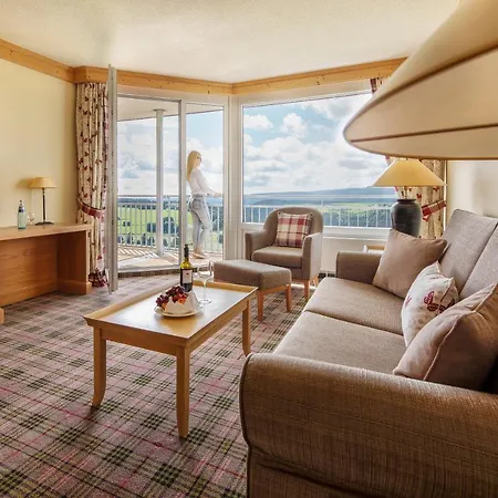 מלון Schwarzwald Wellnesshotel Saigerhoeh I Golf & Wandern Ueber Dem Titisee לנצקירש