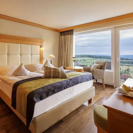 Schwarzwald Wellnesshotel Saigerhoeh I Golf & Wandern Ueber Dem Titisee 4* 伦茨基希