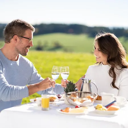 Saigerhoeh Wellness Golf Wandern Ueber Dem Titisee Lenzkirch