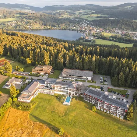 Saigerhoeh Wellness Golf Wandern Ueber Dem Titisee