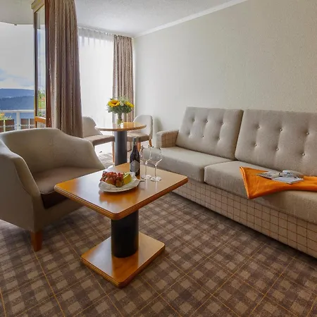 Saigerhoeh Wellness Golf Wandern Ueber Dem Titisee Hotel