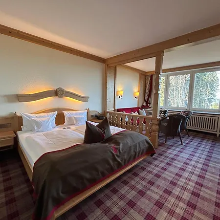 Schwarzwald Wellnesshotel Saigerhoeh I Golf & Wandern Ueber Dem Titisee 酒店 伦茨基希