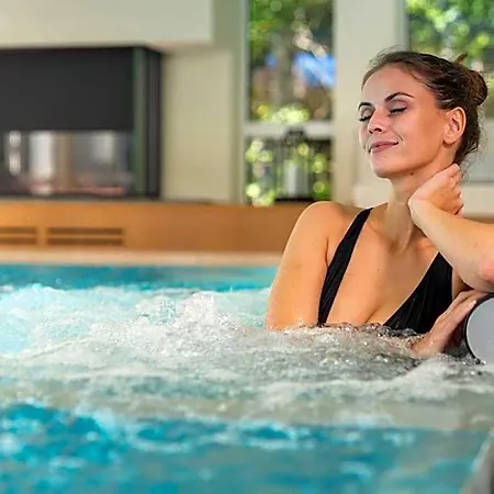Schwarzwald Wellnesshotel Saigerhoeh I Golf & Wandern Ueber Dem Titisee מלון