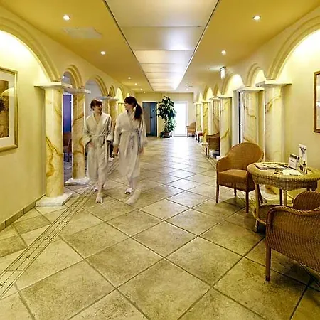 Schwarzwald Wellnesshotel Saigerhoeh I Golf & Wandern Ueber Dem Titisee Otel