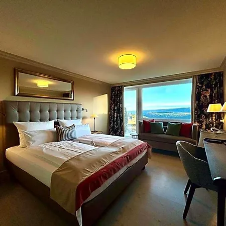 호텔 Schwarzwald Wellnesshotel Saigerhoeh I Golf & Wandern Ueber Dem Titisee 4*