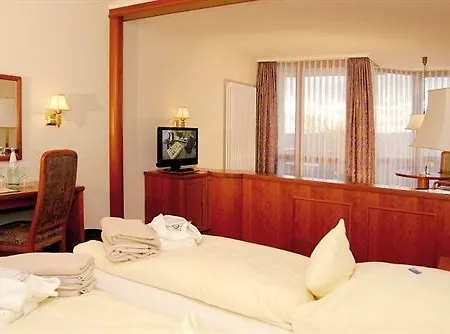 Schwarzwald Wellnesshotel Saigerhoeh I Golf & Wandern Ueber Dem Titisee Hotel