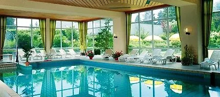 Schwarzwald Wellnesshotel Saigerhoeh I Golf & Wandern Ueber Dem Titisee 4* 伦茨基希