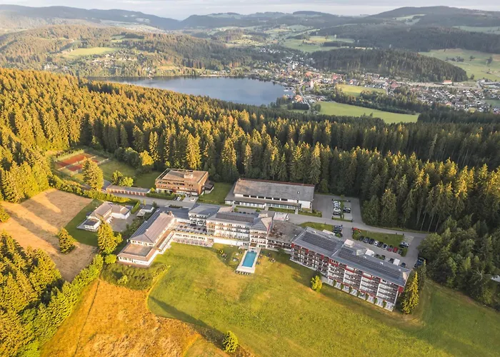 Schwarzwald Wellnesshotel Saigerhoeh I Golf & Wandern Ueber Dem Titisee