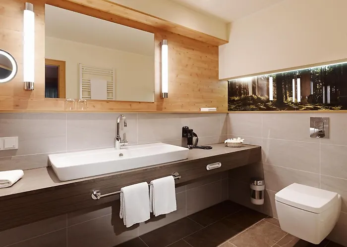 Schwarzwald Wellnesshotel Saigerhoeh I Golf & Wandern Ueber Dem Titisee 4*