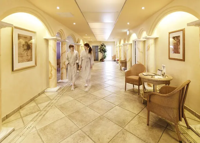 Schwarzwald Wellnesshotel Saigerhoeh I Golf & Wandern Ueber Dem Titisee Hotel