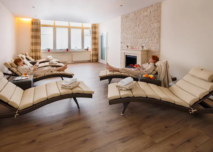 Schwarzwald Wellnesshotel Saigerhoeh I Golf & Wandern Ueber Dem Titisee