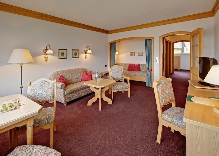 Schwarzwald Wellnesshotel Saigerhoeh I Golf & Wandern Ueber Dem Titisee